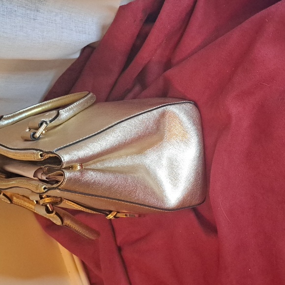 Michael Kors Gourgous Gold Satchel and Crossbody Excellent Condition - Picture 6 of 12